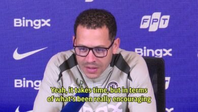 ليام روزينيور يقيم أول شهر كمدرب لتشيلسي ويتطلع إلى كول بالمر